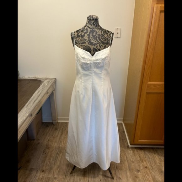 Bill Levkoff Dresses & Skirts - Vintage Bill Levkoff a line midi dress w/ flower & rhinestone embroidery detail